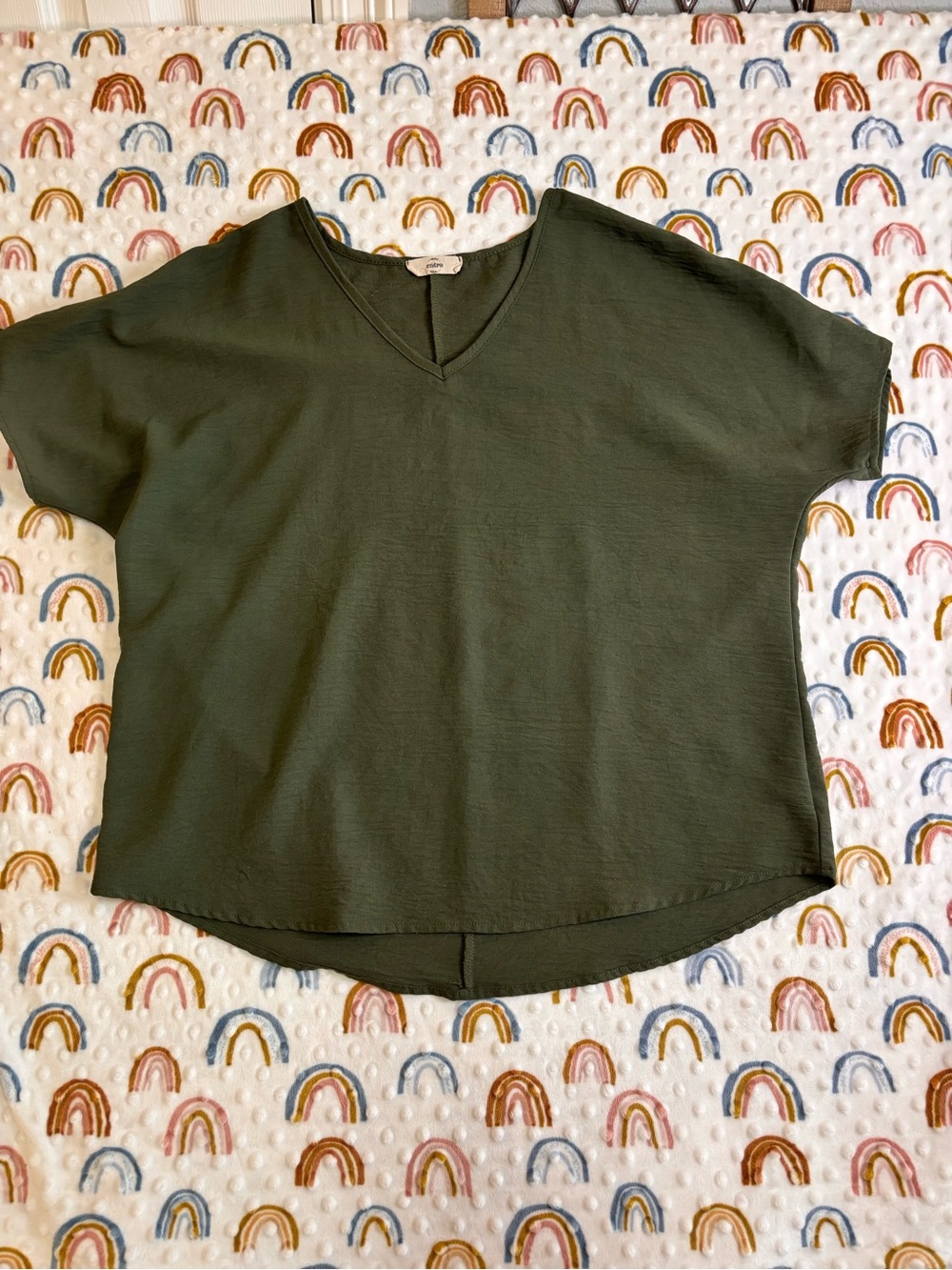 entro Olive V-Neck Short Sleeve Tunic Top